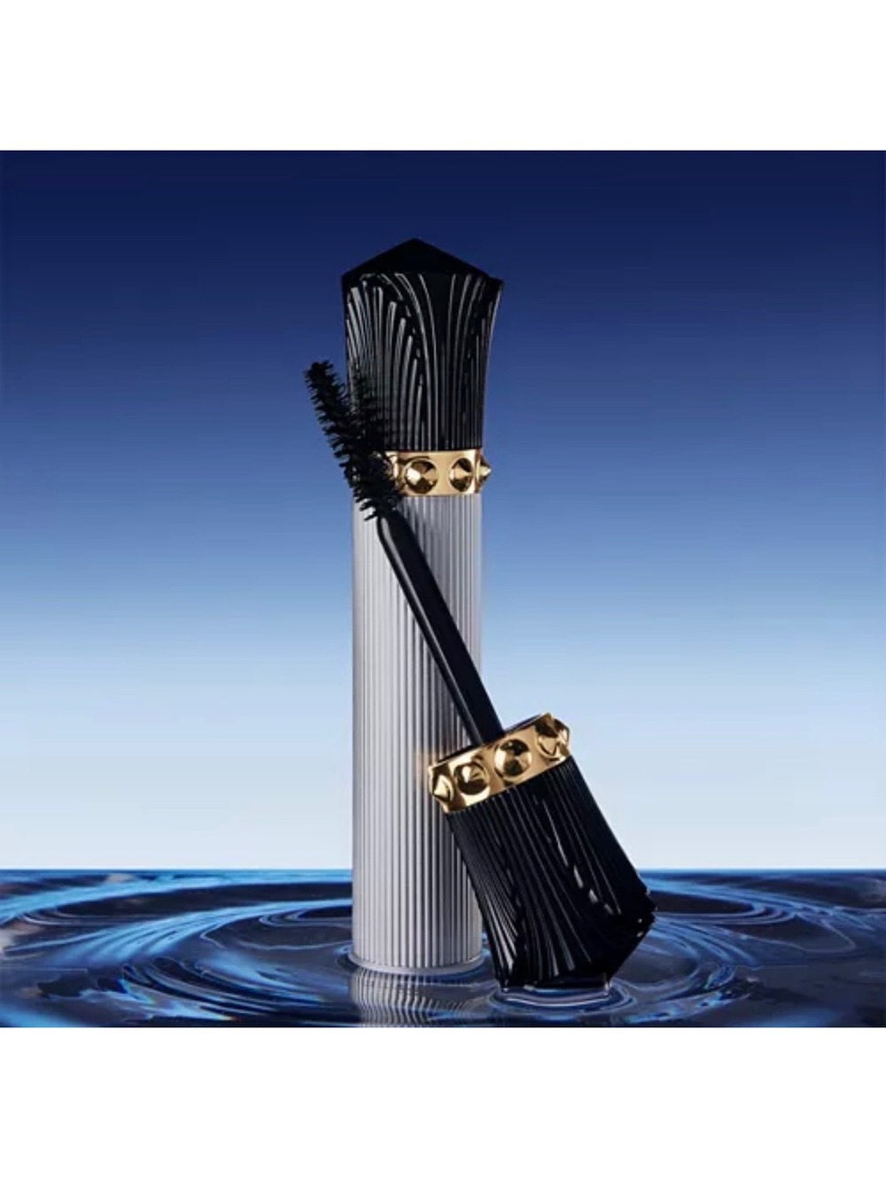 Christian Louboutin Waterproof Mascara shade is Black - Picture 2 of 5